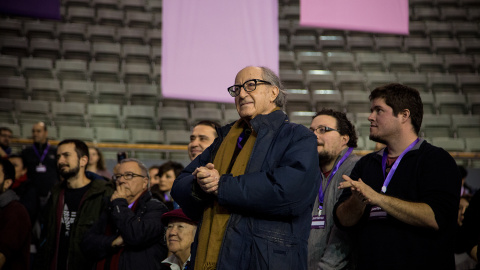 El profesor Vincenç Navarro, en la lista de Pablo Iglesias, durante esta última jornada de la Asamblea Ciudadana / JAIRO VARGAS