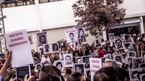 Imagen de la manifestación para reivindicar que el Centro de detención DOI-Codi se convierta en un centro de memoria