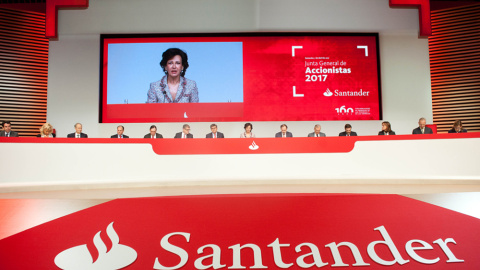 La presidenta del Banco Santander, Ana P. Botín, durante la junta de accionistas de la entidad.