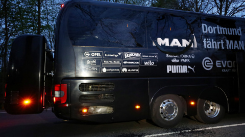 El autobús del Borussia Dortmund después del ataque del pasado martes. REUTERS/Kai Pfaffenbach