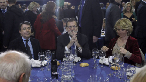 Ignacio González, Mariano Rajoy y Esperanza Aguirre. EFE