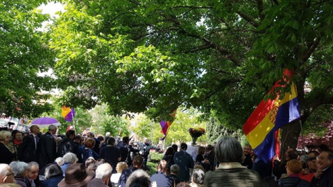 Cientos de personas han acudido a homenajear a los soldados de la Nueve