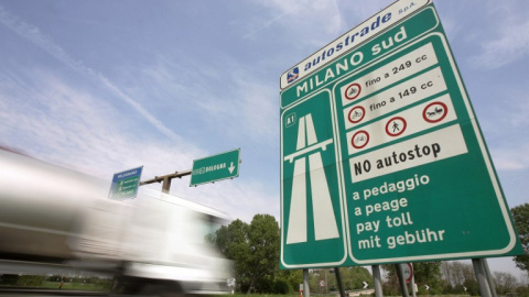 Imagen de la autopista italiana A1 en Milán y Nápoles, grestionada por Autostrade, del grupo Atlantia. AFP/Paco Serinelli