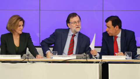 La secretaria general del PP, María Dolores de Cospedal; el presidente, Mariano Rajoy; y el coordinador general de la formación, Fernando Martínez-Maillo, en una imagen de archivo. EFE