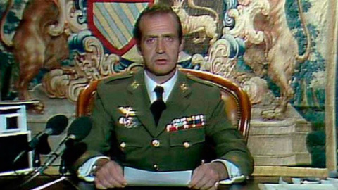 Juan Carlos I durante su discurso televisivo el 23 de febrero de 1981.