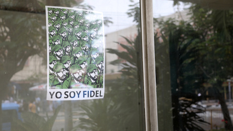 Ilustración con el lema "Yo soy Fidel", que sirvió de portada del Granma el día de su fallecimiento. /Marian León y Lucía M. Quiroga