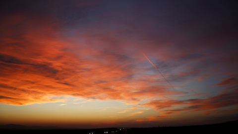 La puesta de sol en Stara Zagora, Bulgaria, 3 de febrero de 2016. REUTERS / Stoyan Nenov