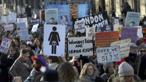 Las mujeres son las protagonistas de estas marchas contra Trump. Imagen de la manifestación en Londres / REUTERS