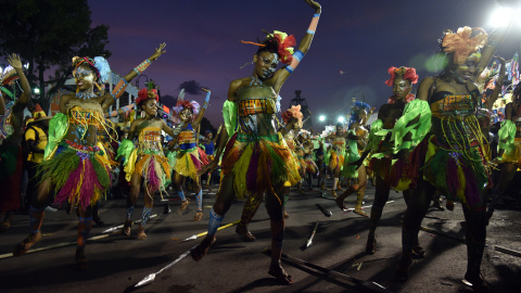 Juerguistas celebran el desfile de Carnaval Nacional el 10 de febrero, 2016 en Port-au -Prince, Haití./AFP