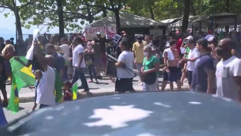 Protestas en Río de Janeiro por las restricciones en la hostelería pese a otro nuevo récord de muertes en un día