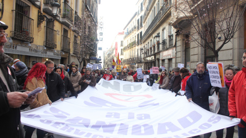 Las Mareas Ciudadanas han reunido a cientos de personas que han marchado en Madrid en defensa de los derechos ciudadanos. LORENA CALLE ESCRIBANO