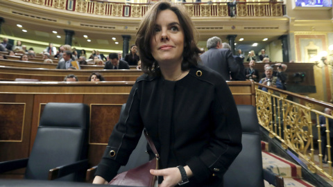 La vicepresidenta del Gobierno en funciones, Soraya Sáenz de Santamaría, al inicio esta tarde de la primera jornada de la sesión de investidura.-EFE