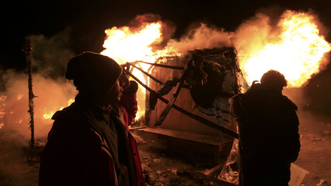 Protestas por el desalojo del campo de inmigrantes de Calais, la 'Jungla'. Calais, Francia. REUTERS/Pascal Rossignol