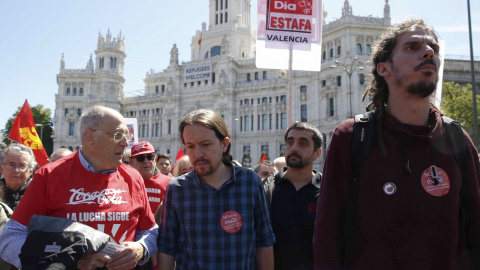 El líder de Podemos Pablo Iglesias asiste a la manifestación del Primero de Mayo. EFE/Paco Campos