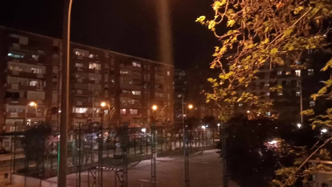 Aplausos en los balcones en Madrid en homenaje a los sanitarios