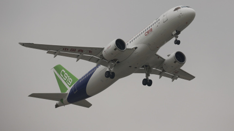 El C919 Chino en su vuelo inaugural./ REUTERS