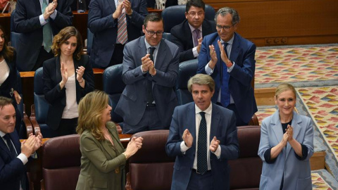 La consejera de Economía de la Comunidad de Madrid, Engracia Hidalgo, junto al portavoz, Angel Garrido y Cristina Cifuentes, durante la sesión del debate de presupuestos regionales / EFE/ Fernando Villar