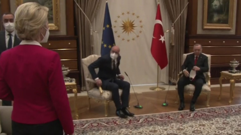 El presidente de Turquía, Erdogan, recibe a la presidenta de la Comisión Europea con un protocolo machista