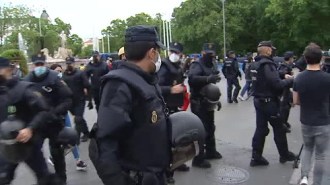 Ni distancias ni medidas ni prudencia en la celebración multitudinaria de Neptuno 