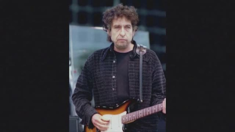 El músico estadounidense Bob Dylan celebra su 80 cumpleaños y solo la pandemia le hizo cancelar su agenda