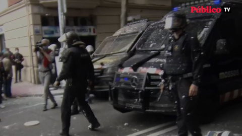 Nuevo desahucio en Barcelona: los Mossos cargan contra los vecinos y activistas que trataban de pararlo