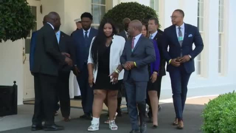 Biden recibe a la familia de Floyd en el primer aniversario de su muerte 