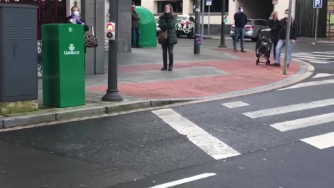 Colas ante los supermercados en Bilbao para comprar antes de Semana Santa