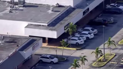 Un tiroteo masivo en Miami deja dos muertos y 25 heridos