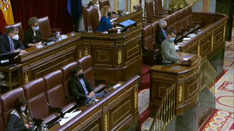 Una diputada de ERC llama "fascista" a Macarena Olona