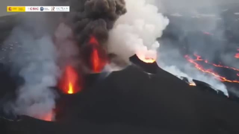 El agotamiento psicológico de quienes llevan seis semanas conviviendo con el volcán de La Palma