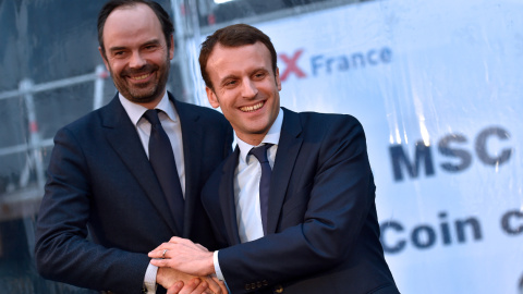 Macron y Philippe, en una foto de febrero de 2016. AFP