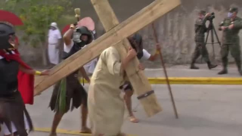 El Ejército recrea el viacrucis en Honduras