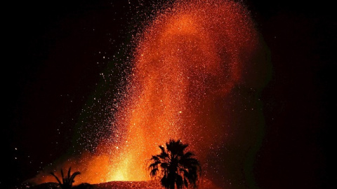 06/11/2021 El volcán de Cumbre Vieja, en La Palma, visto desde el municipio de El Paso.