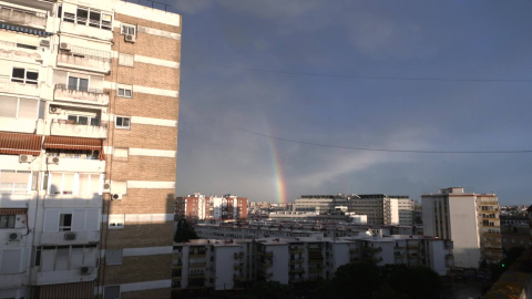 Un arcoíris recorre Sevilla este lunes