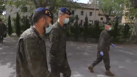 El rey agradece a la Guardia Real y al servicio de Seguridad su dedicación a la lucha contra el Covid-19