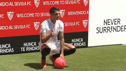 El Sevilla presenta a Erik Lamela