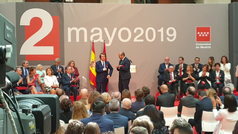 Raphael es galardonado con la Medalla de Oro de la Comunidad de Madrid