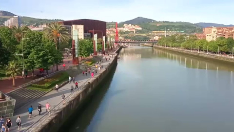 Segundo día de actividad deportiva en Bilbao en el confinamiento