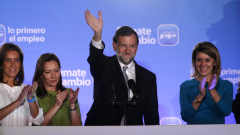 Rajoy celebra la victoria del PP en Génova tras ganar las elecciones generales de 2011