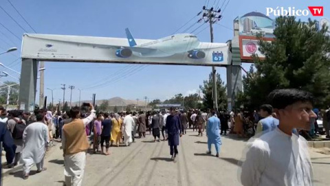 El caos se apodera del aeropuerto de Kabul