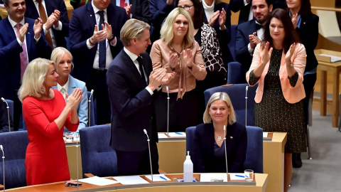 29/11/2021 (Suecia) Magdalena Andersson recibe aplausos tras ser nombrada nueva Primera Ministra tras una votación en el parlamento sueco