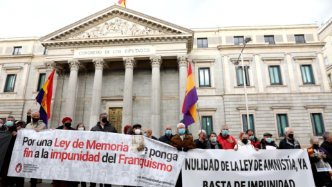 "Pasado el tiempo todo el mundo se olvidará, pero nosotros no queremos olvidar a nuestros familiares"