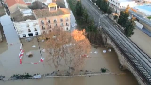 El Ebro se desborda a su paso por Tudela