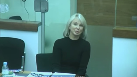 Corinna Larsen, durante su declaración por videoconferencia en el juicio contra el comisario José Manuel Villarejo, por delitos de calumnias y denuncia falsa contra el ex jefe del CNI.