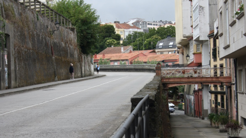 Curva de la calle Valdoncel, en Betanzos.