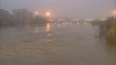 Zaragoza se protege ante la gran crecida del Ebro