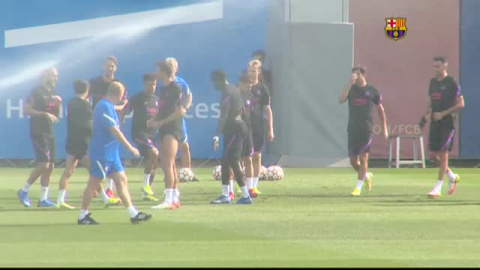 El Barça entrena con el Bayern en el horizonte