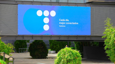 Telefónica vuelve a elevar la cifra de salidas voluntarias en su oferta final a los sindicatos