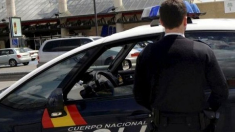 Imagen de un coche patrulla de la Policía Nacional.