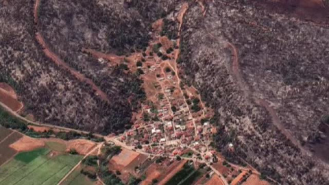 Los incendios forestales siguen devastando la isla de Eubea, en Grecia